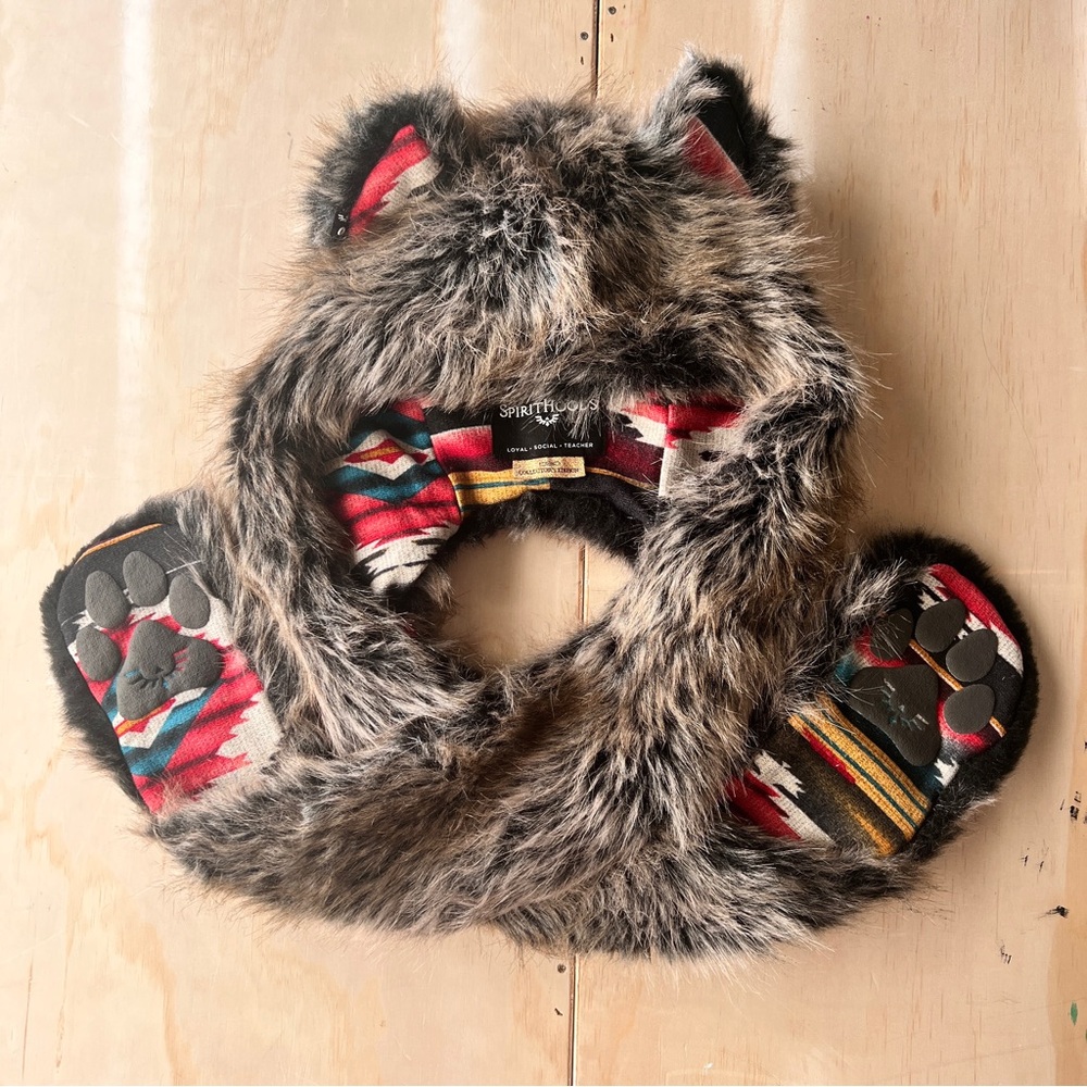 SpiritHoods Grey Wolf Sedona – Collector Edition
